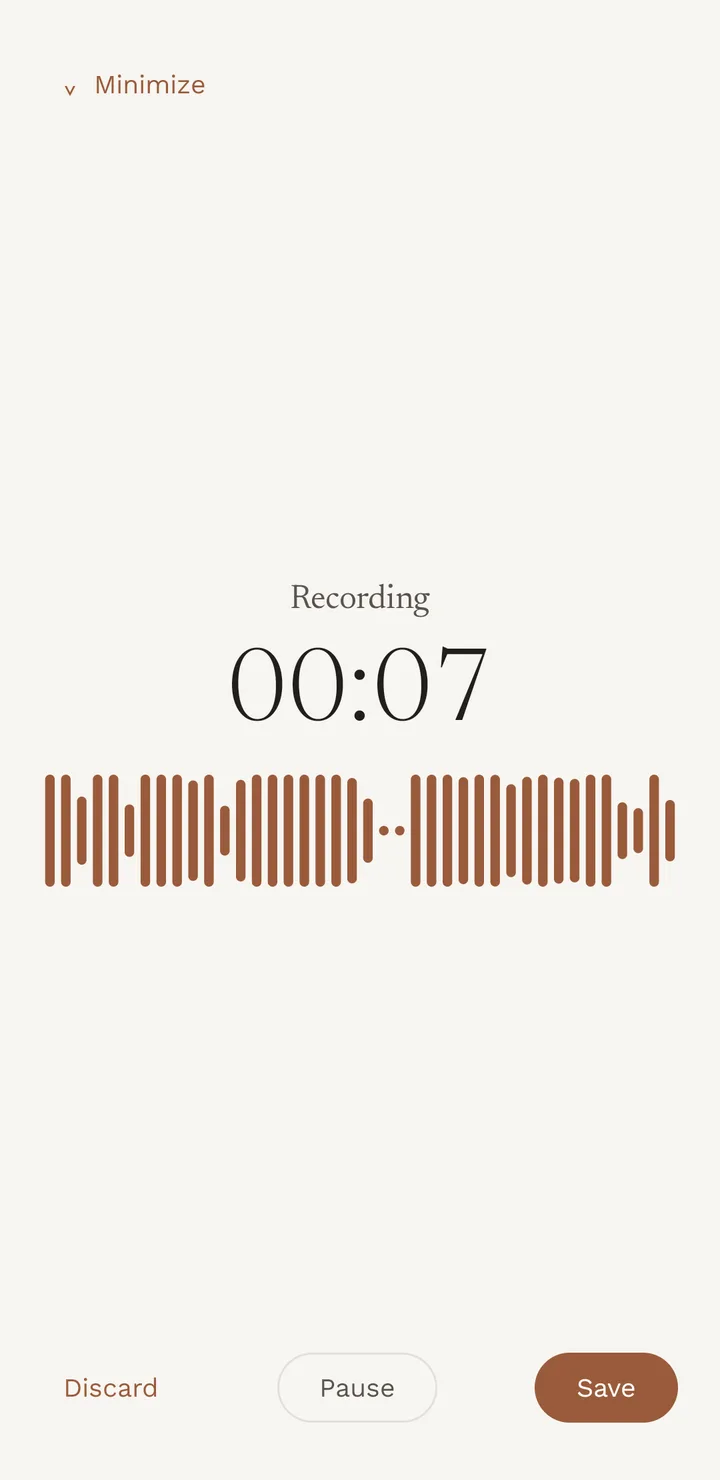 The Distil recorder while speaking: “Recording”, a timer at 00:07, a live waveform, and Discard, Pause and Save buttons.